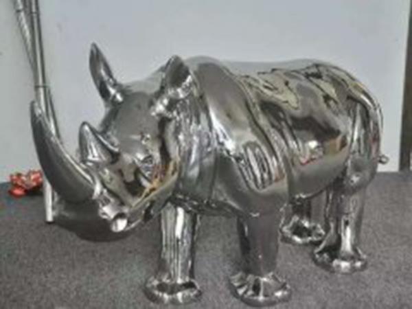 青島雕塑公司講解開荒牛的來歷？